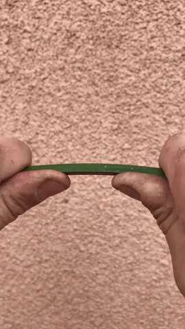 video montrant du bois vert qui se casse